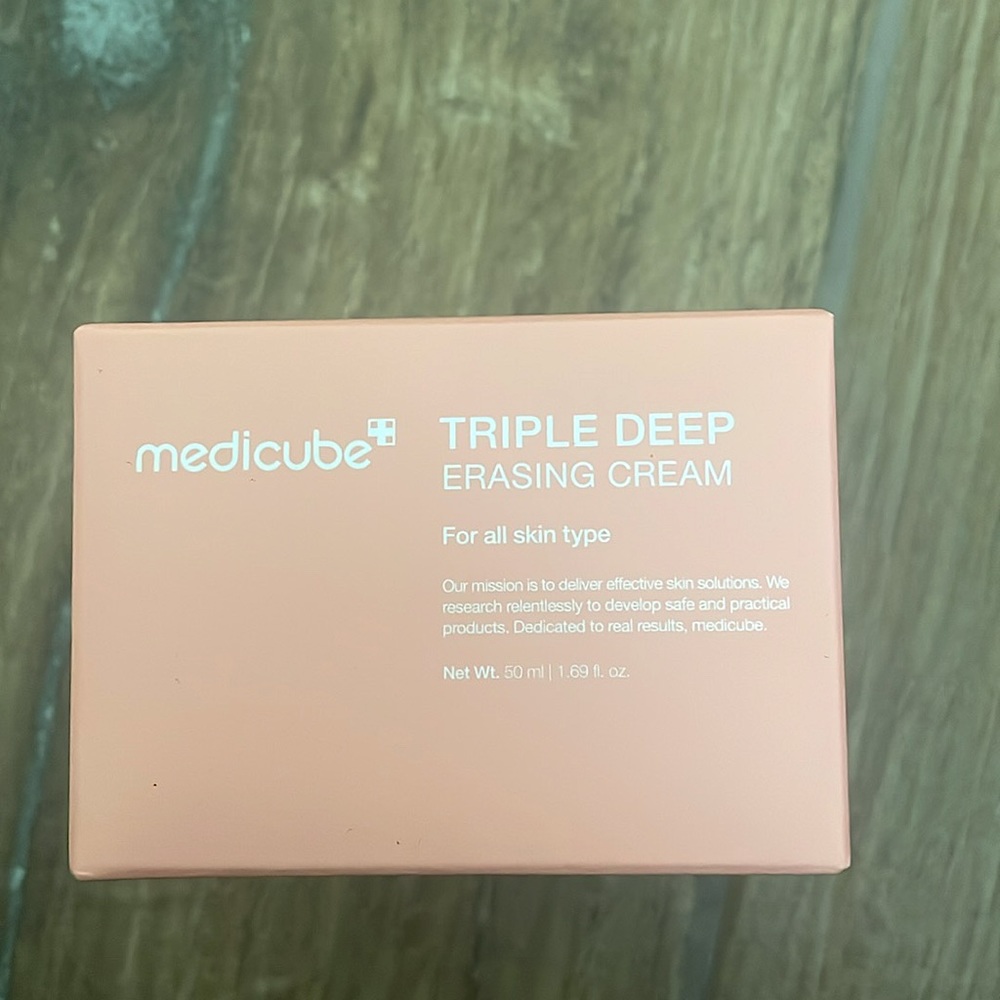 Medicube triple deep erasing cream